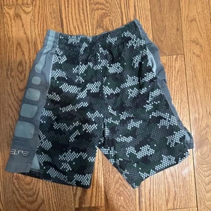 Nike Green Grey Diamond Camouflage Athletic Shorts Boy’s Sz Medium - Picture 1 of 5