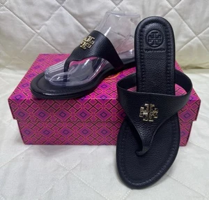 NEU Tory Burch Jolie flache Zehenstegsandale aus genarbtem Leder – schwarz Größe 8 - Bild 1 von 7