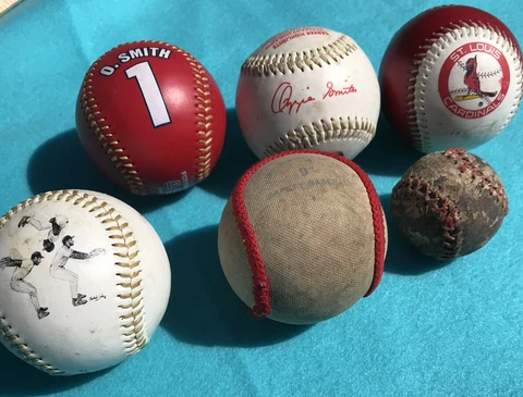 4 Vintage St Louis Cardinal Ozzie Smith Souvenir Baseballs ?GDG? MLB + 2 balls Cover