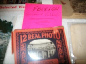 LOTE DE 30 CARPETAS MIXTAS DE RECUERDOS EXTRANJEROS Y PAQUETES DE POSTALES, - Imagen 1 de 6
