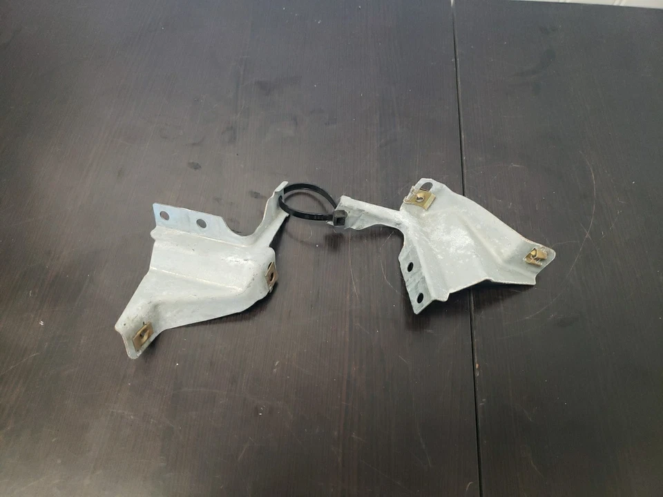 BMW Z3 Roadster Mounting Bracket Set Of 2 RH And LH For Rear Center Console - Image 1 of 1