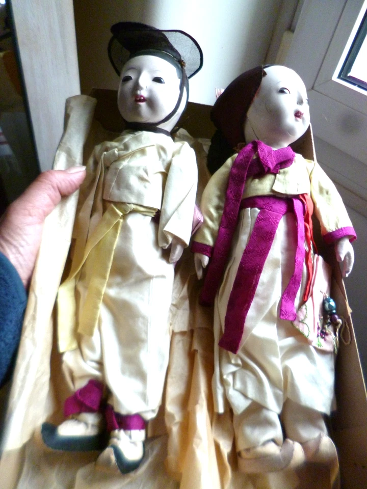 RARE ANCIEN COUPLE  POUPEES CHINOISES /ASIATIQUES avec  POUET  31 cm - Photo 1/4