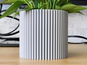 Modern Planter Pot with Ribbed Design, Decorative Indoor Plant Container - Picture 1 of 2