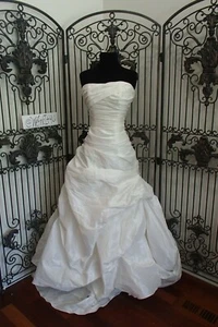 D405W DESIGNER IVORY SZ 12 $900 FORMAL BALL GOWN WEDDING DRESS - Picture 1 of 12