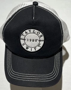 Gorra Taylor Swift 1989 Tour Trucker Snapback parche bordado negro blanco - Imagen 1 de 9
