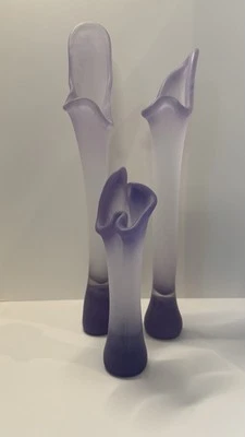 Kosta Boda Funghi Vases by Ulrica Hydman-Vallien – Set of 3, Violet Glass - Image 1 of 4