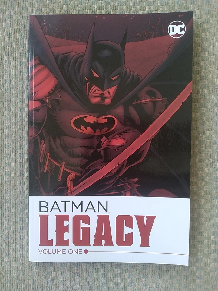 Batman Legacy Vol 1 TPB Trade Paperback DC Comics Foto 1 de 2