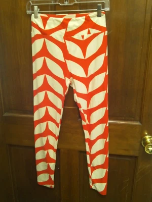 LULAROE SOFT ORANGE CREAM LEAF PATTERN UNICORN LEGGINGS ONE SIZE STRETCHY    - Image 1 of 3