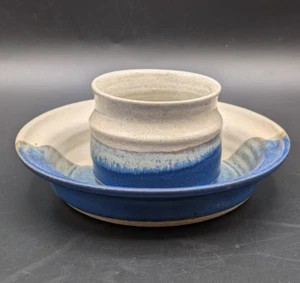Juego de tazas de plato de gres de cerámica artística de estudio lanzado a mano firmado azul crema - Imagen 1 de 12