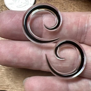 PAAR UMMANTELTE SCHWARZE GOTHIC PYREX GLAS 6 G 4 MM SPIRALEN STECKER KÖRPERSCHMUCK OHRRINGE - Bild 1 von 3