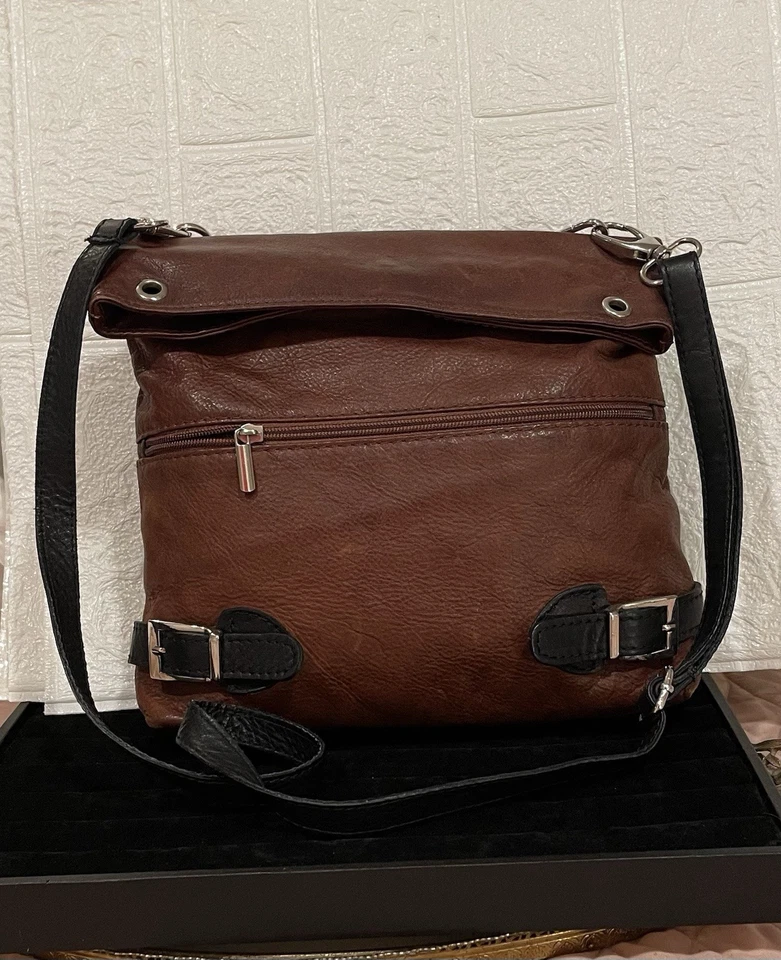 Vintage Italian Leather Shoulder Bag Very Pella Made In Italy - Image 1 of 3