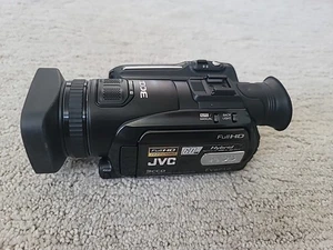 JVC Everio GZ-HD7U Hard Drive HD Camcorder - Picture 1 of 8