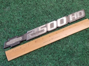 00 01 02 03 04 05 06 CHEVROLET SILVERADO 2500 HD SIDE EMBLEM BADGE LOGO OEM 1M6 - Picture 1 of 4