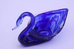 Ozark Art Glass Swan Dish Cobalt Blue Swirl - Cherokee Glass 3.5" x 6" - Picture 1 of 5