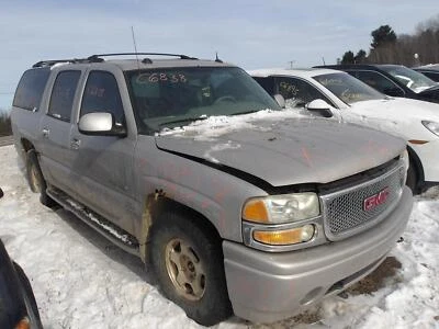 Used Washer Fluid Reservoir fits: 2004 Gmc Yukon xl 1500 w/rear wiper opt C25 Gr - Image 1 of 4
