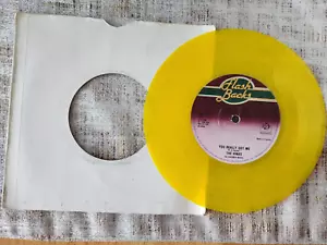THE KINKS 7" yellow vinyl Record ENGLAND 1964 YOU REALLY GOT ME & All day and al - Picture 1 of 2