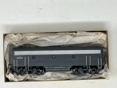 Maniquí locomotora diésel Athearn 3010 escala HO DMY F7B 8237 Foto 1 de 4