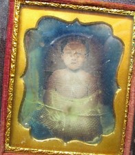 Daguerreotype photograph in Union Case - Young Woman           (1