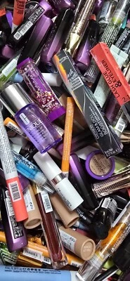 ESSENCE,CATRICE ,ELF ,BELL Kosmetik Paket Schminken Essence, elf, Catrice uzw 25 Teile Mysterie Kosmetik