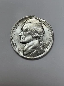 1984 P Jefferson NICKEL Error CLIPPED From a Set !!! UNCIRCULATED - Picture 1 of 4