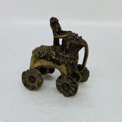 Antiguo guerrero indio de latón de la época victoriana sobre elefante sobre ruedas arte hecho a mano O Foto 1 de 4