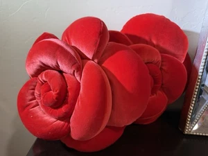 2-teiliges Paket Schwelle rote Rose Samtkissen, Sommer, Wohndeko 13 x 13 Zoll - Bild 1 von 12