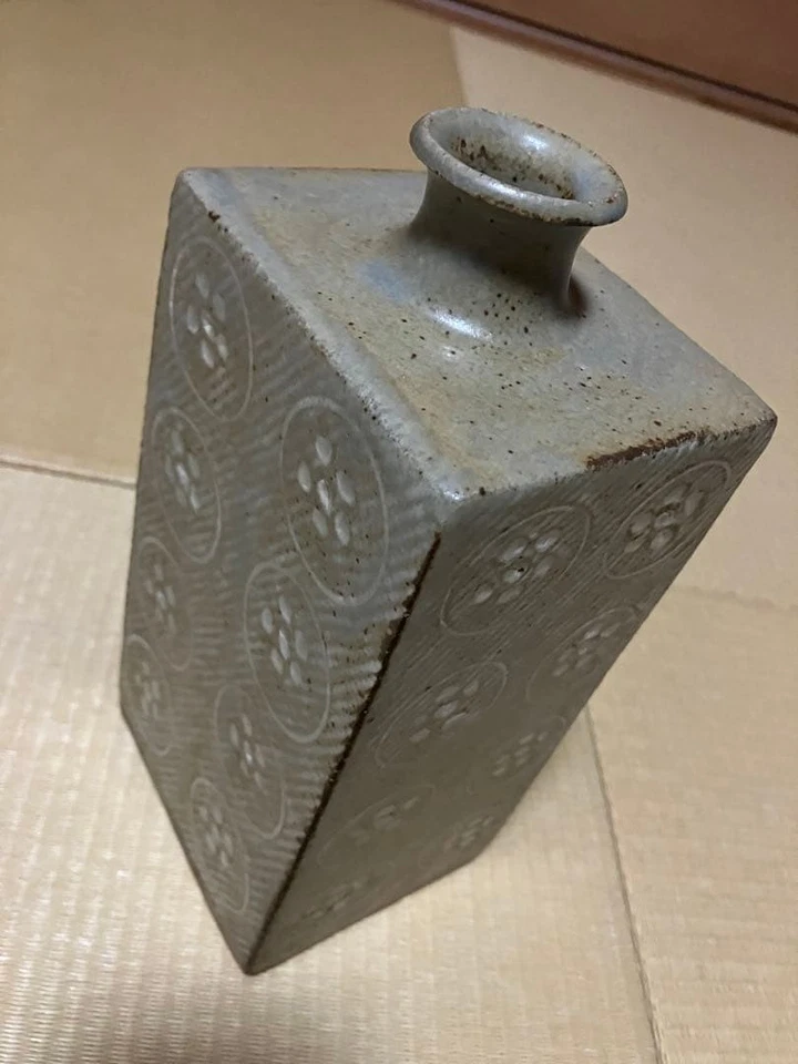 Tatsuzo Shimaoka Inlaid Flat Vase Mashiko Ware Gray Pottery with Floral Motif - Image 1 of 4