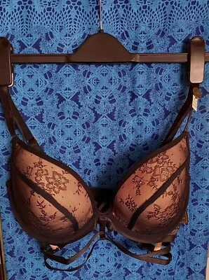 New Look Black & Nude Floral Lace Overlay Strappy Longline Bra (Multiple Sizes) - Image 1 of 4