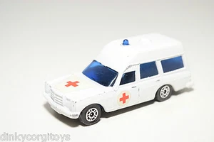 CORGI TOYS JUNIORS MERCEDES BENZ BINZ 2200 AMBULANCE EXCELLENT CONDITION - Picture 1 of 4