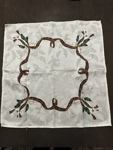 Set Of 4 Vintage Christmas Holiday Decor Small Table Cloths Napkins Linenes JM - Picture 1 of 1