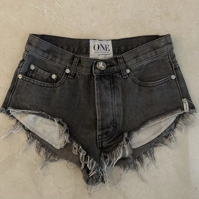 Pantalones cortos grises de mezclilla One Teaspoon Rollers para mujer, talla 22 Foto 1 de 4