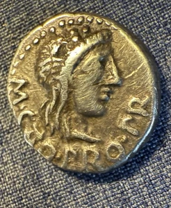 M Cato 47/6 v. Chr. antiker römischer Silber Quinarius LIBER/VICTRIX 13mm 1,81g  - Bild 1 von 4