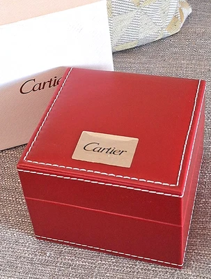 CAJA RELOJ CARTIER CUERO ROJO BLANCO COSIDO ETIQUETAS METÁLICAS APLICADAS Foto 1 de 4