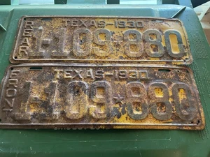 1930 Texas License Plates 1 109 880 - Picture 1 of 2