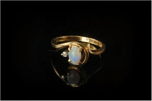 VINTAGE MODERNER HELLBLAUER OPAL DIAMANT 10K GELBGOLD RING LT - Bild 1 von 4