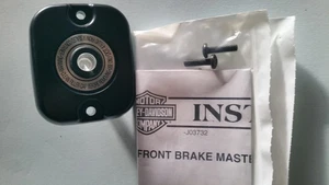 HARLEY schwarzer HANDBREMSZYLINDER DECKEL DOT 4 DECKEL COVER HARLEY ab Bj. 2005 - Bild 1 von 1