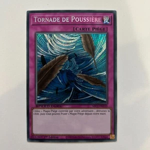 Carte Yu-Gi-Oh! - Secret Rare - Tornade De Poussière SBC1-FRD19 - Zdjęcie 1 z 2