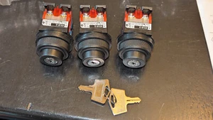 (4) Fuji Key Switches (only 2 keys) New AR30JAR2A11A - Bild 1 von 6