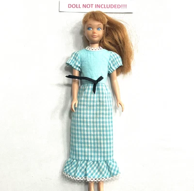 Vestido vintage 1973 Barbie Skipper #4223 "QUICK CURL" azul guinga con lazo negro Foto 1 de 4