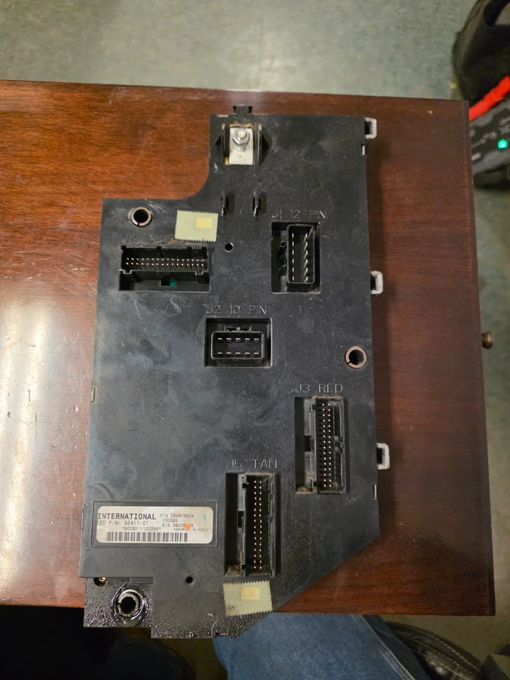 2008 - 2010 INTERNATIONAL 4300 DURASTAR BCM CAB CONTROL MODULE PART# 3598755C4 - Image 1 of 1