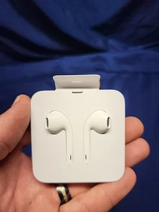 Apple Earpods OEM - iPhone Lightning Cable Earbud Headphones Wired - Zdjęcie 1 z 2