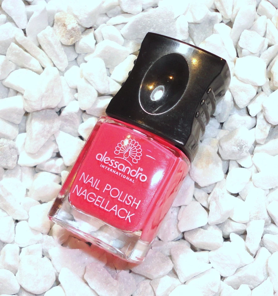 Alessandro Nagellack Farbe 77-133 Hurly Burly 10ml Nagelstudio Neu