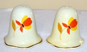 VINTAGE Hall Jewel Tea Autumn Leaf Salt and Pepper Shaker Ruffled, Gold trim - Picture 1 of 7