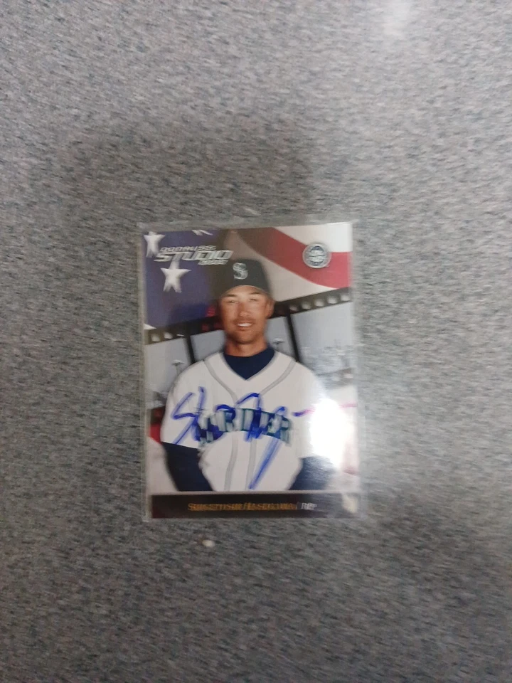 shigetoshi hasegawa Signed In Person 2002 Donruss Studio Mariners Card - Image 1 of 1