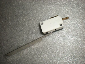 GENUINE OEM DOMETIC DFMD30111 30,000 BTU RV FURNACE Low Air Flow Sail Switch - Picture 1 of 4