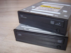 DVD Writer SH- S 223 SATA, DVD Rom SH- D 162 IDE - Bild 1 von 2