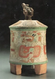 Foto d'epoca guatemalteca treppiede cilindrico vaso Maya IV secolo - Foto 1 di 2