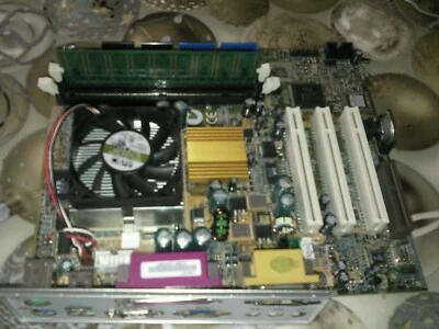 packard bell + pentium3 intel socket 370 a 1ghz + 256mb ram + 40gb hdd + fuente - Imagen 1 de 4