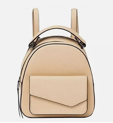 Mochila Botkier Pequeña de Cuero Bolsillo Frontal y Ajustable Foto 1 de 4