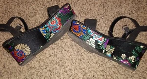 Tacones de cuña Wild Diva (florales) para mujer talla 8 - Imagen 1 de 6